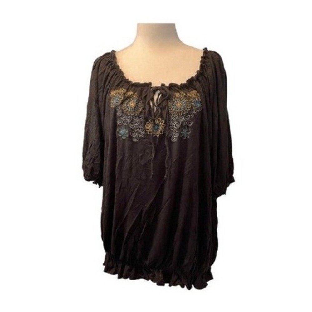 Gemstone Floral Embroidered Top‎ Black Knit Scoop Neck Short Sleeve 1X